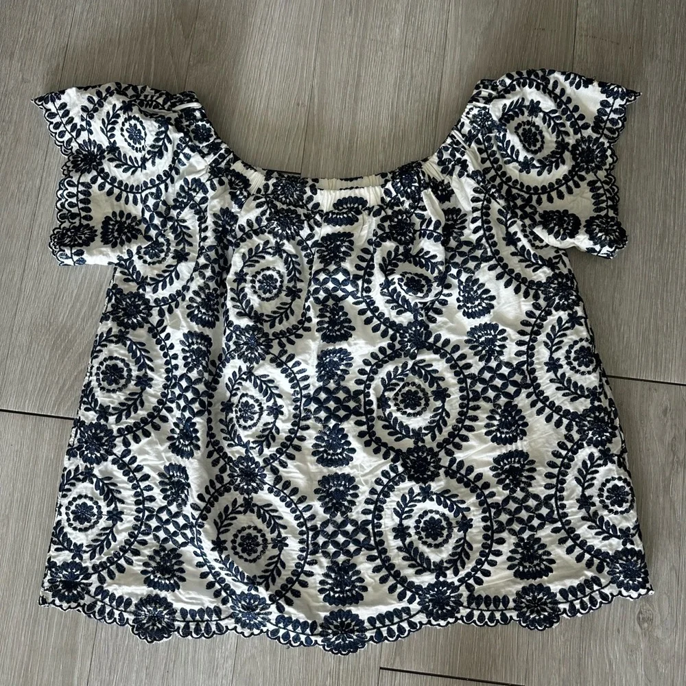 Entro Embroidered Off-Shoulder Top - Picture 2 of 4
